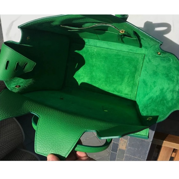 Authentic Green Celine Phantom Tote 100% Calfskin - Picture 4 of 8